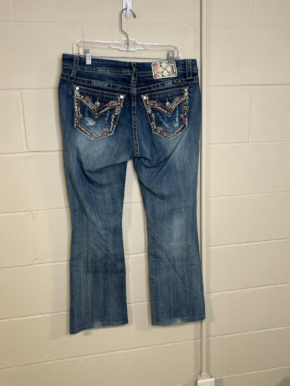 Miss Me Jeans Womens 32 Easy Boot Flap Pocket Aztec Embroidered Mid Rise y2K - Picture 6 of 9